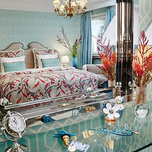 **** Otel Estherea Hollanda