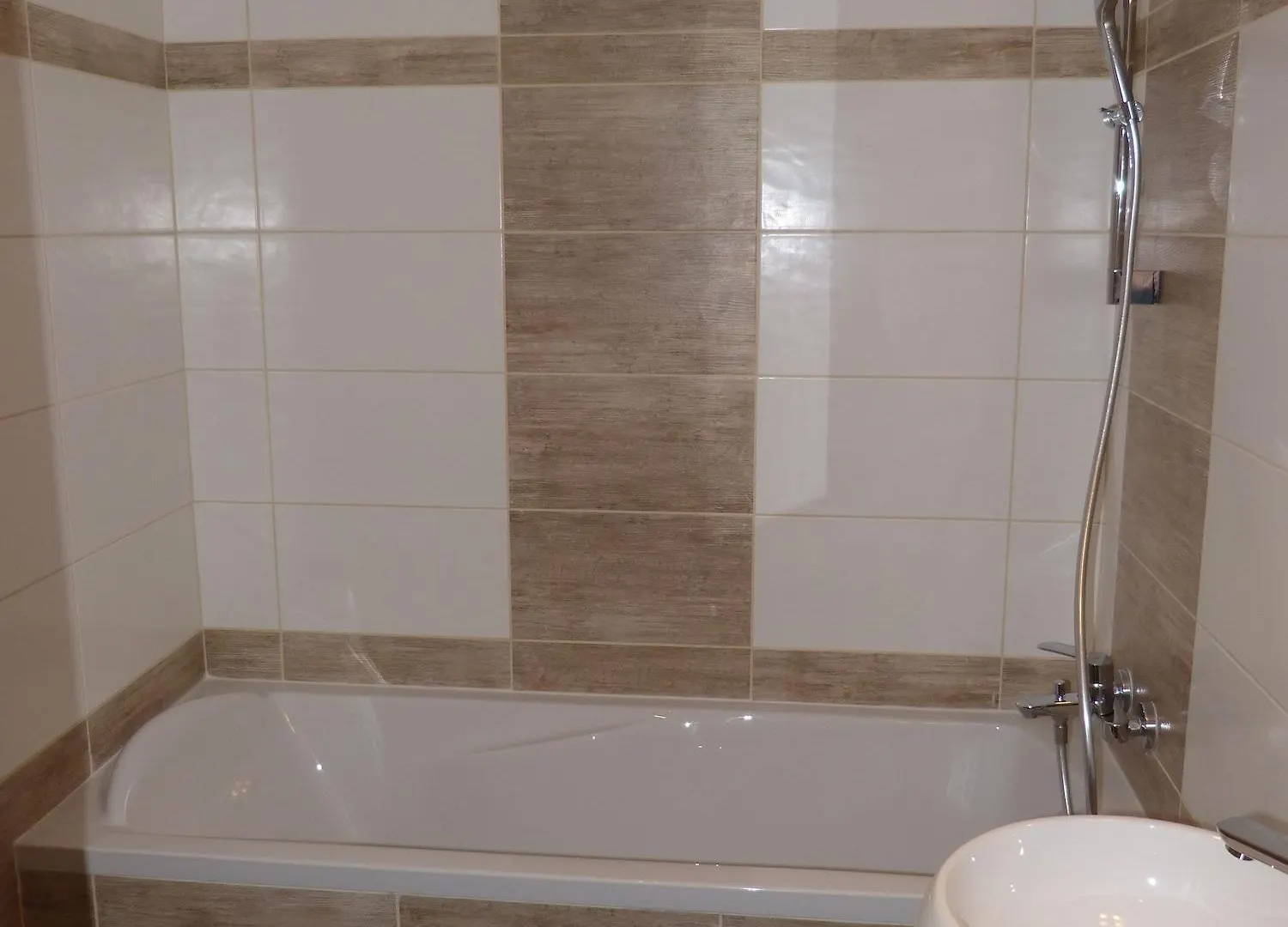 **  Hotel Little Regina Paris France