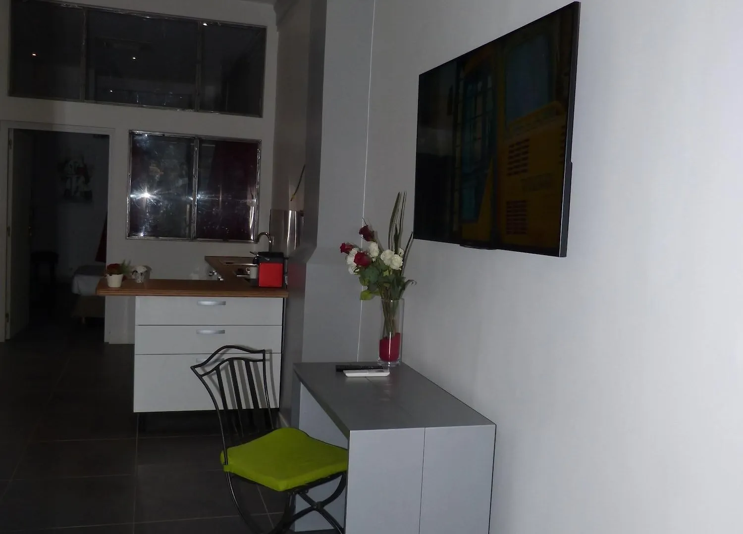 **  Hotel Little Regina Paris France